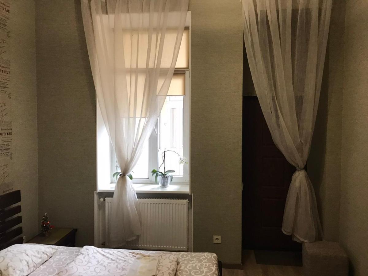 Hostel Q ,15 Хв До Жд Вокзалу Lviv Exterior photo